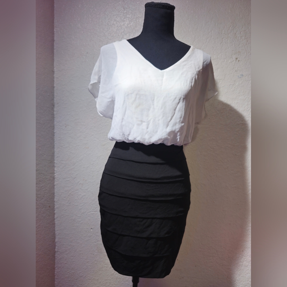 Sweet Storm Black And White Pencil Skirt Dress Womens Small Ruffle Top image 2